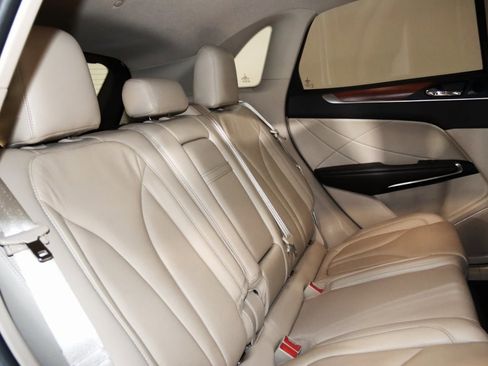 Used 2017 Lincoln MKC Select w/ Lincoln MKC Climate Package image 65