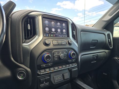 Used 2020 Chevrolet Silverado 1500 LT Trail Boss w/ Midnight Edition image 25