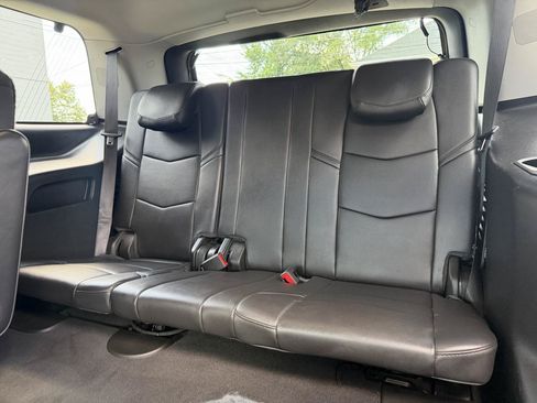 Used 2018 Cadillac Escalade Premium Luxury AWD/4WD image 9