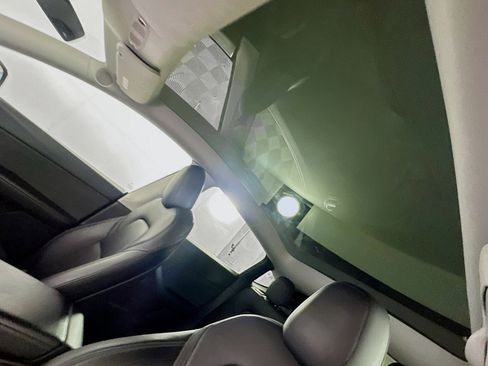 Used 2022 Tesla Model Y Performance image 24