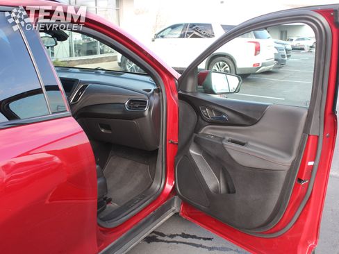 Used 2022 Chevrolet Equinox RS w/ LPO, Cargo Package image 26