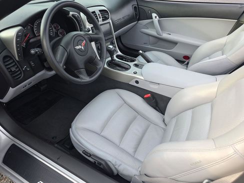 Used 2005 Chevrolet Corvette Convertible w/ Preferred Equipment Group image 4