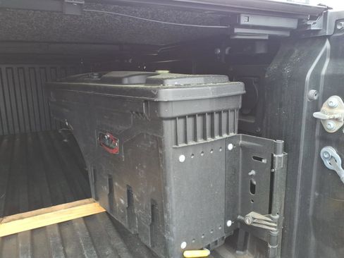 Used 2023 Toyota Tundra Limited image 5