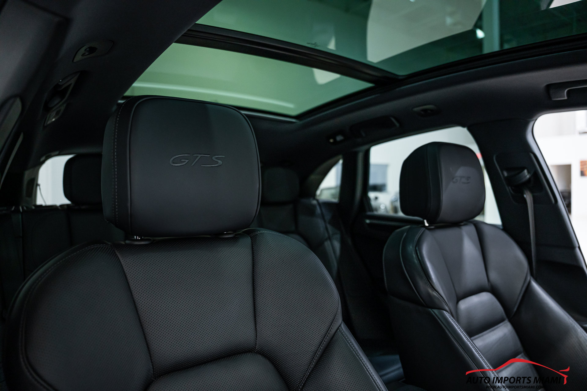Used 2023 Porsche Macan GTS w/ Sport Chrono Package AWD/4WD image 45