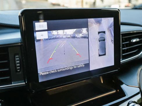 New 2023 Ford Explorer ST-Line w/ Class IV Trailer Tow Package image 24