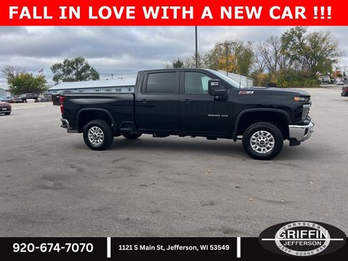 Used 2025 Chevrolet Silverado 2500 LT w/ Safety Package image 10