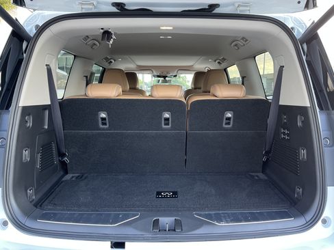 Certified 2026 INFINITI QX80 Luxe w/ Cargo Package AWD/4WD image 21