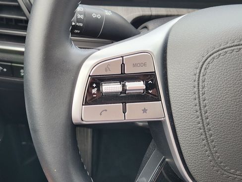 Used 2025 Kia Telluride EX w/ EX Captain's Chair Package FWD image 36