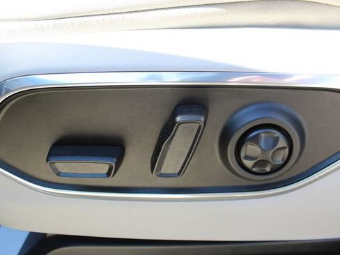 Used 2023 Jeep Wagoneer Series II w/ Premium Group I AWD/4WD image 13