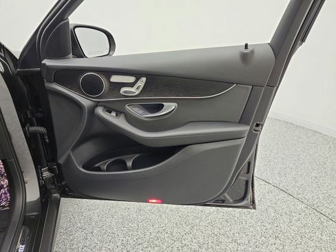 Used 2022 Mercedes-Benz GLC 300 image 19