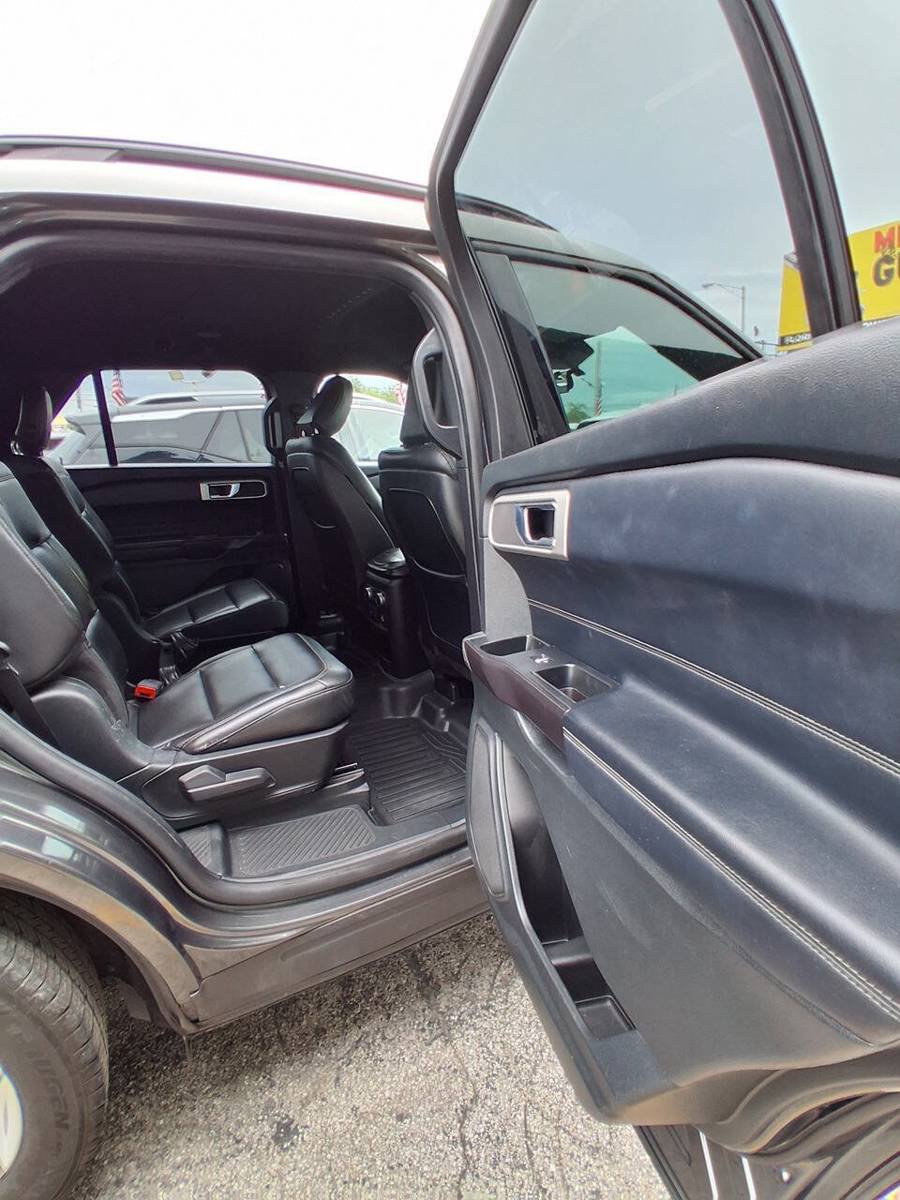 Used 2020 Ford Explorer XLT w/ Equipment Group 202A RWD image 14