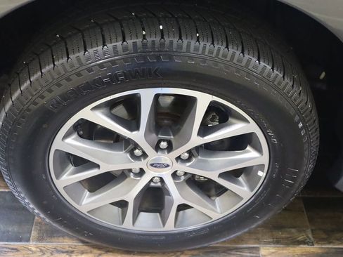 Used 2016 Ford Expedition EL XLT w/ Equipment Group 202A image 29