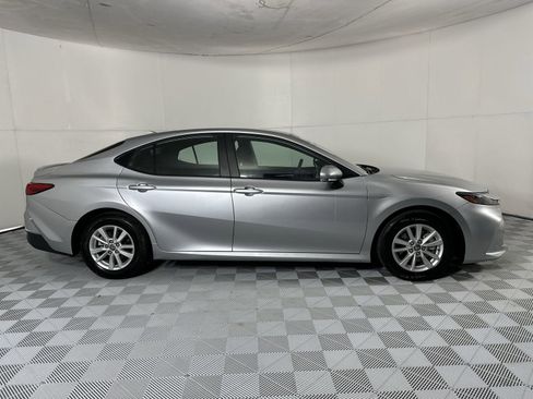 Used 2025 Toyota Camry LE FWD image 9
