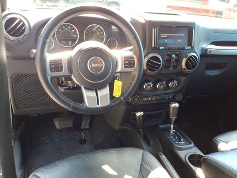 Used 2018 Jeep Wrangler Unlimited Sport AWD/4WD image 11