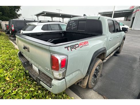 Used 2023 Toyota Tacoma TRD Off-Road w/ Technology Package AWD/4WD image 5