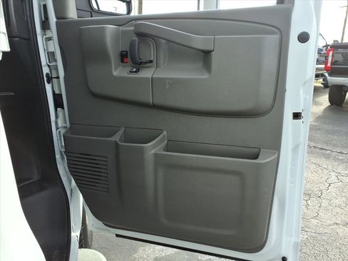 Used 2024 Chevrolet Express 2500 w/ Driver Convenience Package image 11
