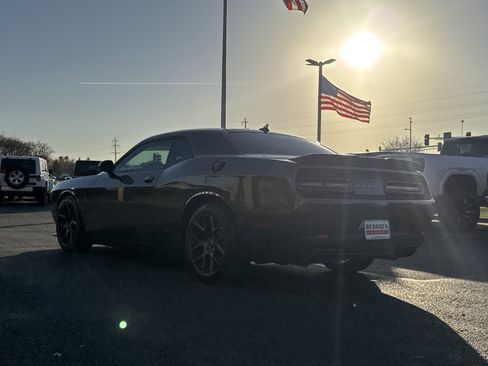 Used 2019 Dodge Challenger R/T Scat Pack image 5