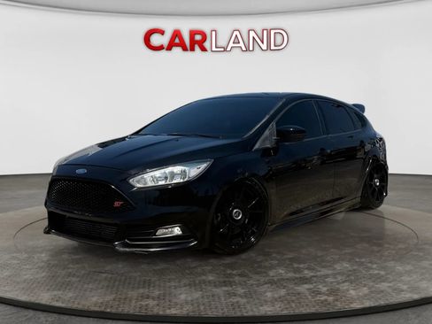 Used 2017 Ford Focus ST w/ Equipment Group 401A FWD image 1