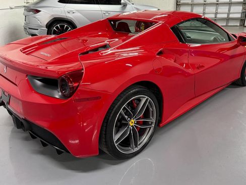 Used 2019 Ferrari 488 Spider RWD image 17