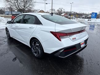 Certified 2025 Hyundai Elantra Limited video 3