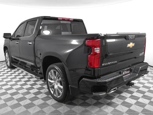 Used 2026 Chevrolet Silverado 1500 High Country w/ High Country Premium Package RWD image 7