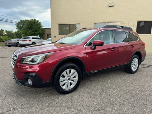 Used 2018 Subaru Outback 2.5i Premium AWD/4WD image 4