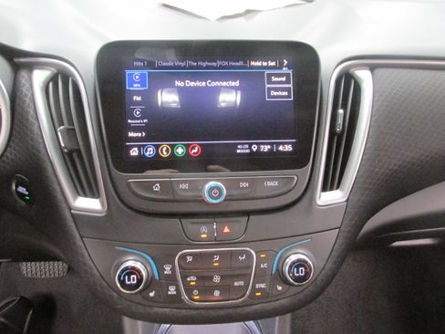 Used 2025 Chevrolet Malibu LT FWD image 30