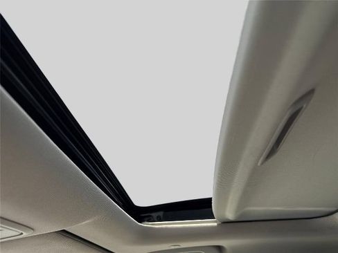 Used 2023 Honda CR-V EX-L image 11