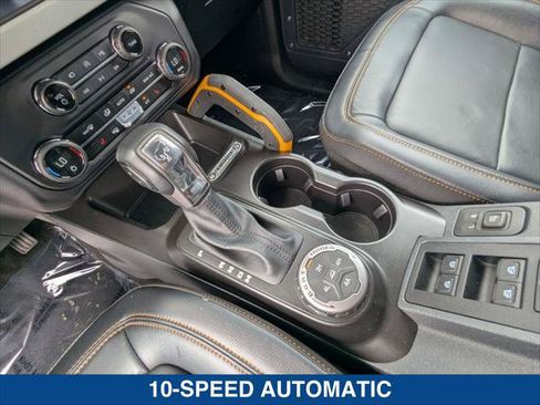 Certified 2023 Ford Bronco Badlands w/ Sasquatch Package AWD/4WD image 19