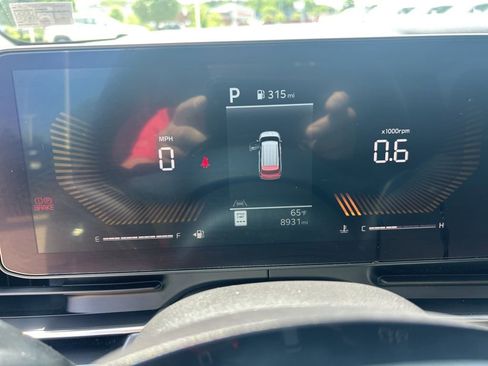 Used 2026 Kia Carnival FWD image 19