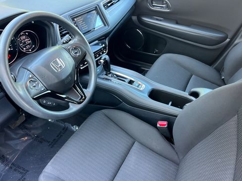 Used 2018 Honda HR-V EX image 4
