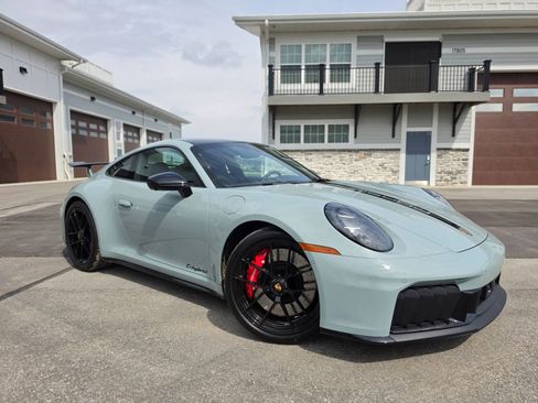 Used 2025 Porsche 911 Carrera 4 GTS AWD/4WD image 89