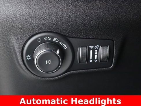 Used 2023 Jeep Compass Trailhawk image 19