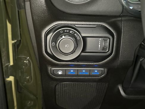 Used 2023 Jeep Wrangler Unlimited Sahara w/ Cold Weather Group AWD/4WD image 20