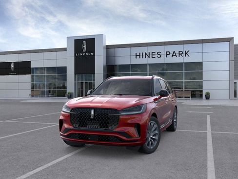 New 2025 Lincoln Aviator AWD w/ Jet Appearance Package image 2