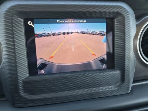 New 2023 Jeep Gladiator Willys image 17