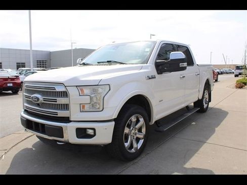 Used 2015 Ford F150 Platinum w/ Equipment Group 701A Luxury AWD/4WD image 3