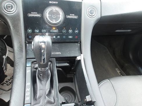 Used 2018 Ford Taurus Limited AWD/4WD image 19