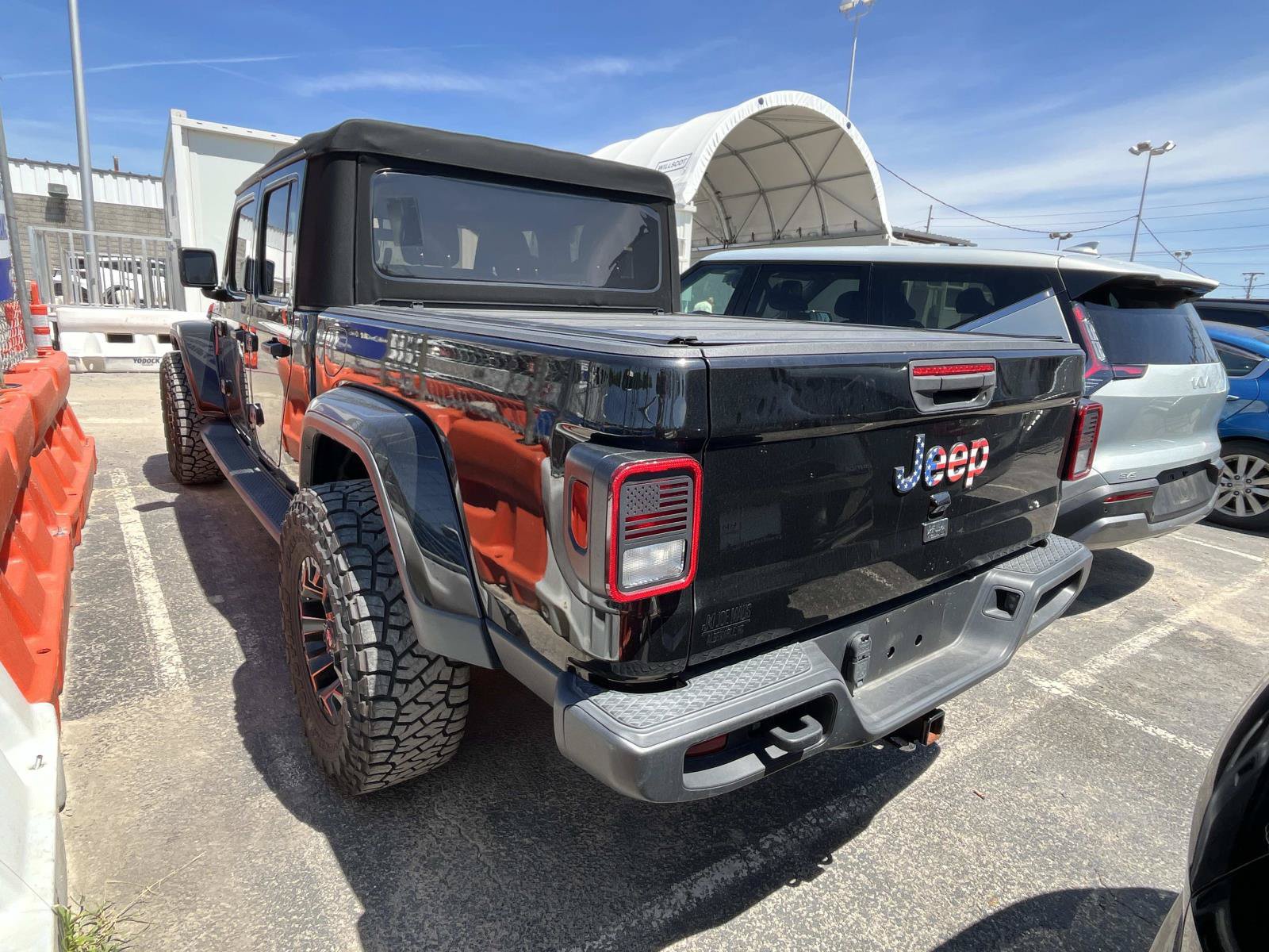 Used 2022 Jeep Gladiator Sport AWD/4WD image 4