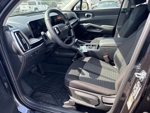 New 2026 Kia Sorento LX FWD image 8