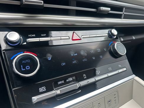 Used 2024 Hyundai Santa Fe SEL FWD image 18