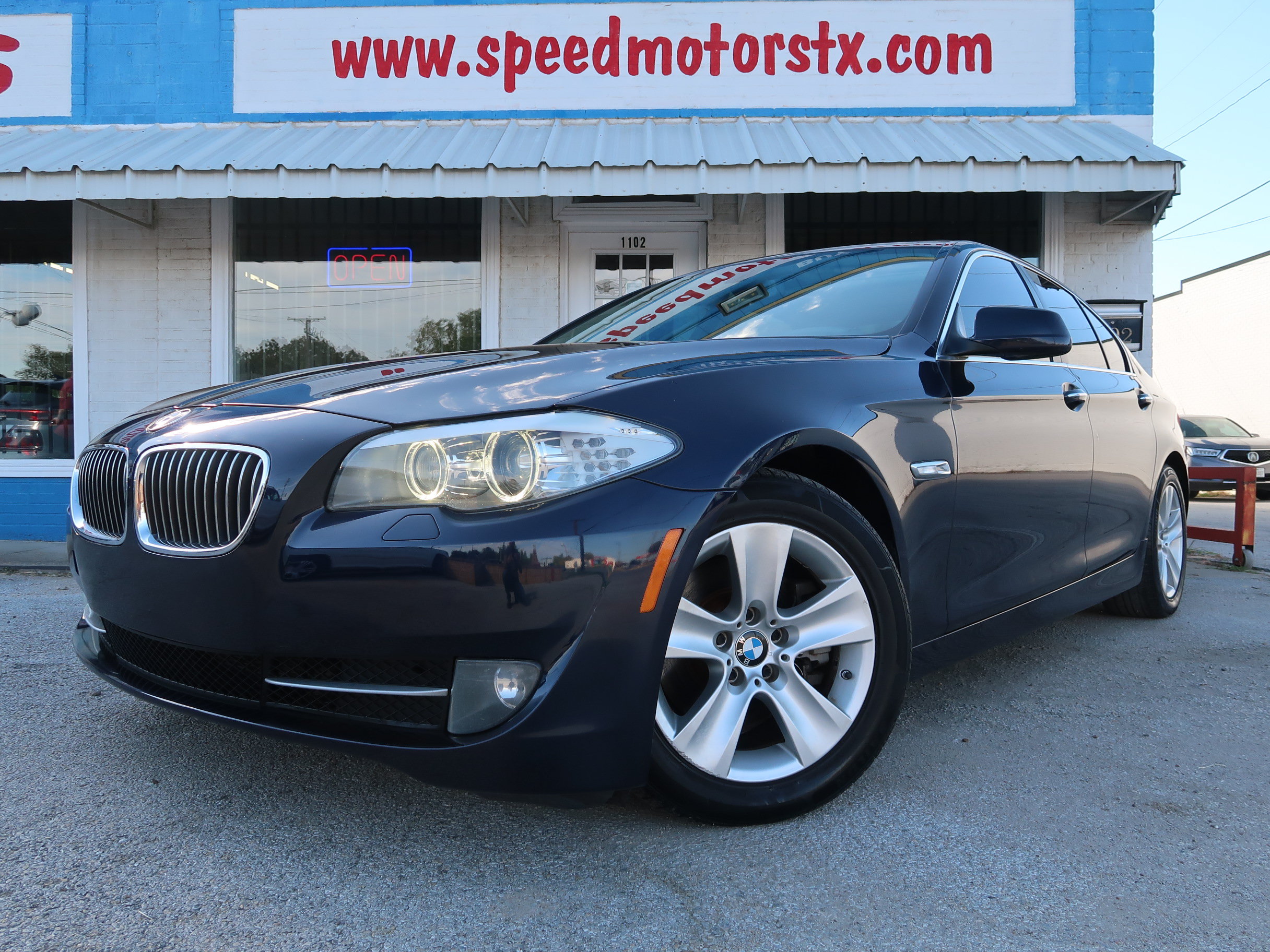 Used 2013 BMW 528i Sedan RWD image 1