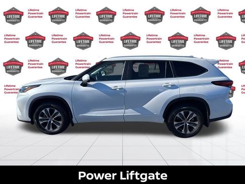 Used 2023 Toyota Highlander XLE image 10
