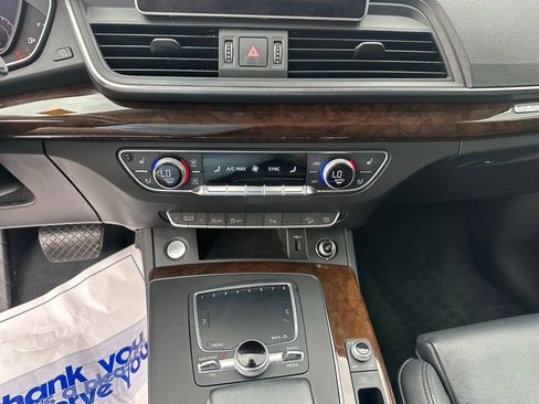 Used 2019 Audi Q5 2.0T Premium Plus w/ Premium Plus Package image 19
