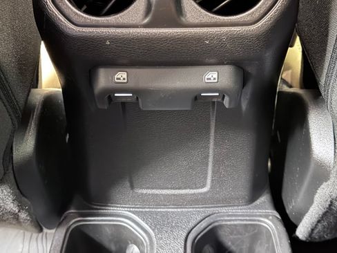 Used 2021 Jeep Gladiator Sport AWD/4WD image 23