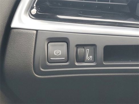 Certified 2024 Cadillac XT6 Luxury w/ LPO, Floor Liner Package image 14