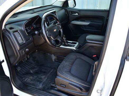 Used 2022 Chevrolet Colorado LT w/ Fleet Safety Package RWD image 16