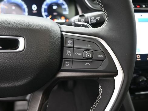 New 2025 Jeep Grand Cherokee L Limited image 2