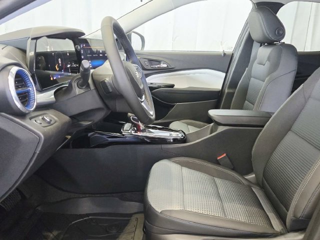New 2026 Chevrolet Trax LT w/ Driver Confidence Package FWD image 8