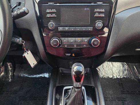 Used 2018 Nissan Rogue Sport S w/ S Appearance Package FWD image 16